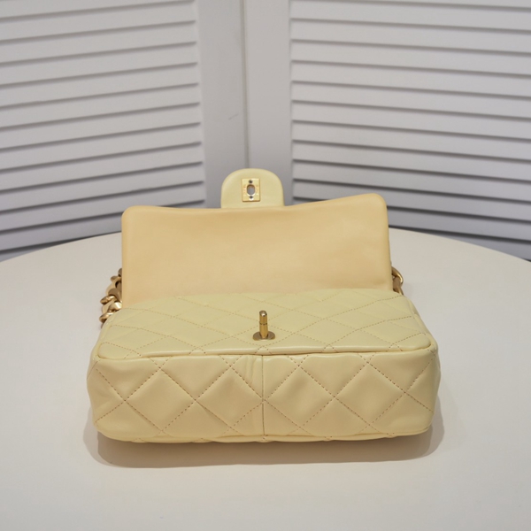 シャネルバッグ内部構造